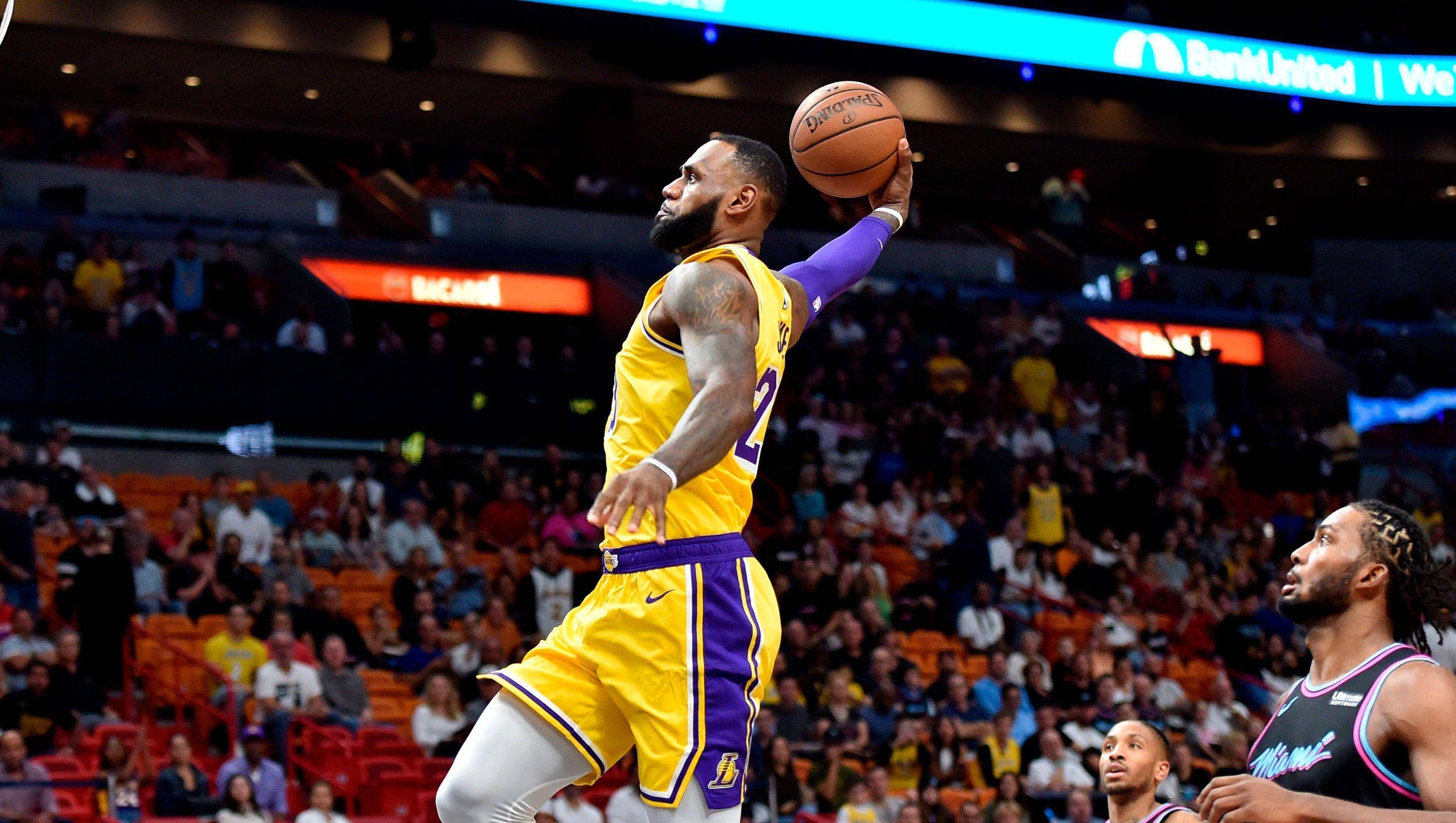 NBA明星球员在季后赛中狂飙得分