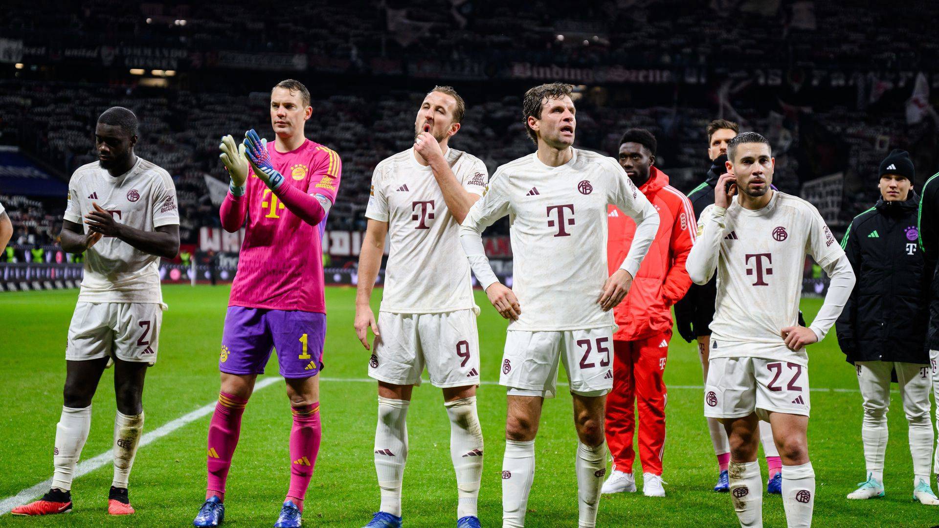 拜仁慕尼黑双杀对手，晋级四强！