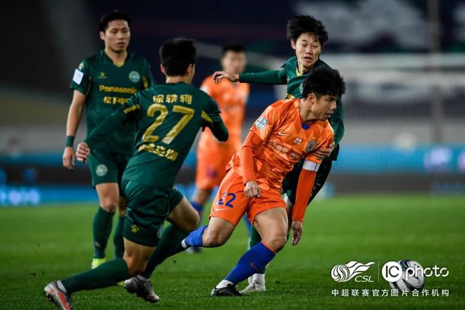 包含杭州绿城战胜广州富力，力争主场稳固积分榜上的词条