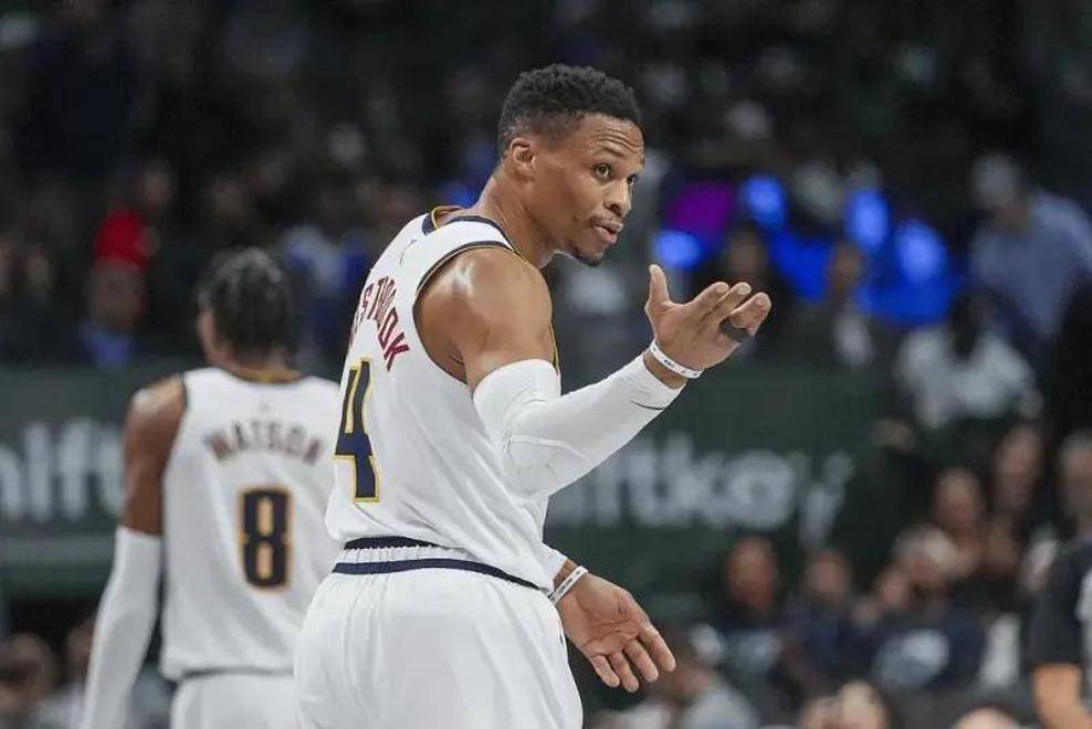 威少复出首战，威金斯状态火爆，黄蜂成为焦点！